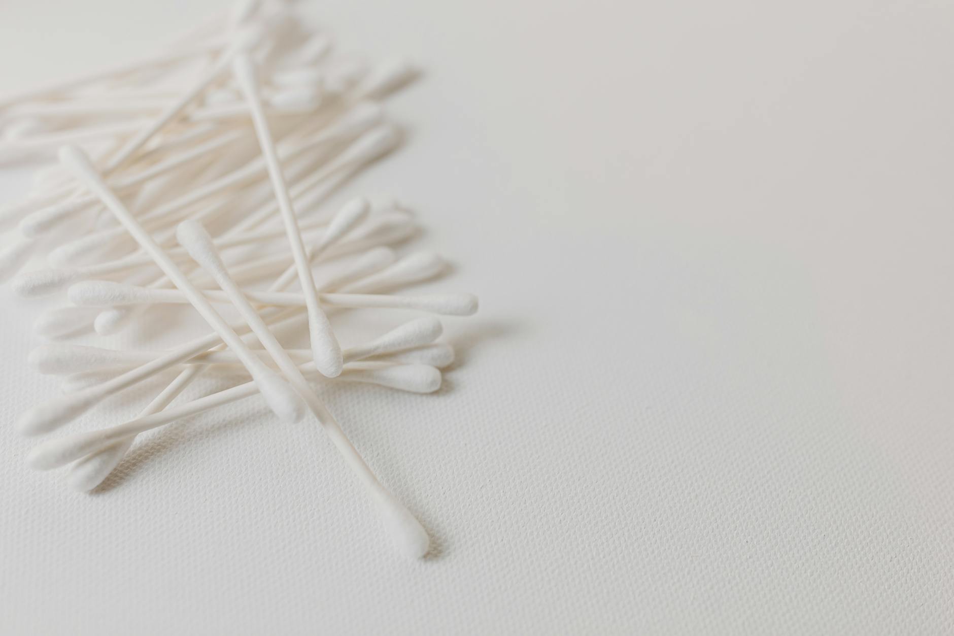 Amazon Basics Cotton Swabs Review: 500-Count Pack